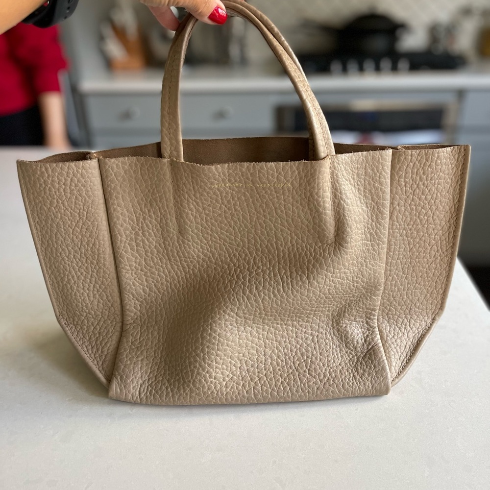Ampersand as Apostrophe - beige leather bag